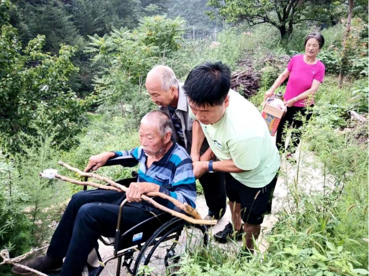 懷柔區(qū)琉璃廟鎮(zhèn)抗洪搶險(xiǎn)圖片0.png